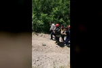 Ağaçtan su kanalına düşen şahıs yaralandı 