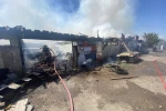 Alevlere teslim olan ev küle döndü 