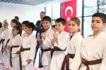 Aliağa Belediyesi Karate Kursu’nda 75 sporcu yeni kuşağına kavuştu 