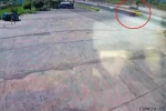 Alkollü sürücü önce bariyerlere, ardından seyir halindeki taksiye çarptı 