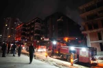 Apartman dairesi alevlere teslim oldu, bina sakinleri kendini dışarı attı 