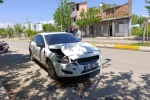 Aracın önünü keserek sürücüyü darp ettiler 