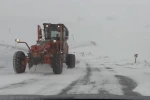 Ardahan’ın yüksek kesimlerinde kar ve tipi ulaşımı aksatıyor 