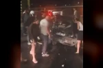 Astsubayları taşıyan otomobil bariyerlere çarptı: 3 yaralı