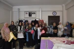 Atık kumaşlar kadınların ellerinde yeniden şekilleniyor 