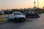Aydın’da otomobille çarpışan araç refüje çıktı: 1 yaralı