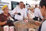 Ayvalık’ta binlerce kişiye aşure ikram edildi 