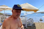 Ayvalık’ta can pazarı...Akıntıya kapılan tatilci şişme botla kurtarıldı