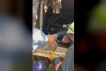 Bahçede dolaşırken üzeri kapalı kuyuya düştü