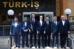 Bakan Bayraktar, Türk-İş Genel Başkanı Atalay ile bir araya geldi