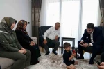Bakan Kurum’dan depremzede Yusuf ve dedesine ziyaret