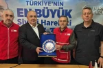Bartın protokolü kurban bağışını Kızılay’a yaptı 