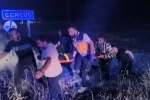 Batman’da pikap tarlaya uçtu: 2 yaralı
