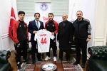 Battalgazi Belediyespor’un milli gururları Başkan Taşkın’ı ziyaret etti 