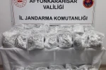 Bavulların içerisinden yaklaşık 17 kilogram uyuşturucu çıktı