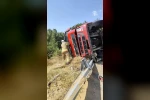 Belen’de tır devrildi