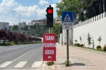 Bilecik’te trafik ışıklarına asılan reklamlar tepkilere neden oldu 