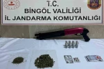 Bingöl’de uyuşturucu madde ve ruhsatsız silah ele geçirdi 