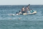 Büyükçekmece’de denizde boğulma tehlikesi atlatan kadının korku dolu anları kamerada