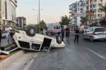 Çekicinin çarptığı otomobil ters döndü: Anne ve kızı yaralandı