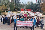 Çocuklar hazırladıkları pankartlarla günlerini kutladı