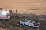 Çorum’da otomobil tarlaya uçtu: 2 yaralı 