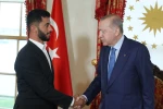 Cumhurbaşkanı Erdoğan, Oscar ödüllü Filistinli yönetmeni kabul etti