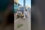 Diyarbakır’da araç direğe çarptı: 1 yaralı