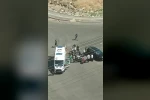 Diyarbakır’da motosiklet ile otomobil çarpıştı: 1 yaralı