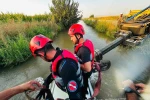 Diyarbakır’da su kanalına uçan otomobilin sürücüsü sağ olarak kurtarıldı