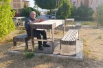 Edremit’te vatandaşın park tepkisi: "Masalar yüksek, çocuk oyun alanı yok" 