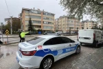 Ehliyeti iptal edilen sürücü yaşlı kadına çarptı 