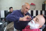 Emektar berber 50 yıldır usturasını elinden bırakmıyor 