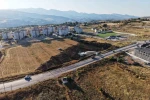 Emet’te arazi yangını korkuttu: Bir itfaiye eri dumandan etkilendi 