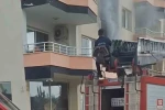 Erdemli’de bina yangını korkuttu