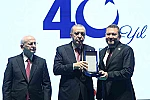 Erdoğan’dan İzmirli iş adamı Nazım Torbaoğlu’na anlamlı plaket 