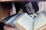 Evi yandı, çatısı çöktü, Kur’an-ı Kerim’ler sapasağlam kaldı 