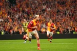 Galatasaray 25 sene sonra evinde Fenerbahçe’ye karşı penaltıdan gol attı 