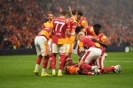 Galatasaray evindeki yenilmezlik serisini derbide sürdürdü 