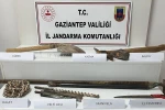 Gaziantep’te kaçak kazı yapan 2 şahsı jandarma yakaladı 
