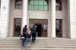 Genci sokak ortasında zombiye dönüştürerek zehirleyen şahıslar yakalandı 