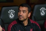 Giovanni van Bronckhorst yeniden İstanbul’da 