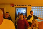 Görevden alınan CHP Samsun yönetimi il binasını boşalttı 
