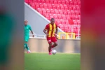 Göztepe’de Sinclair Armstrong, taraftardan tam not aldı