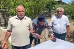 GSM şebekesi çekmeyen köyde, kurdukları telsiz sisztemiyle haberleşiyorlar