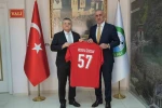Hacıosmanoğlu’ndan Sinop’a milli maç ziyareti 