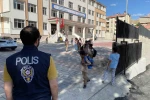 Hakkari polisi çocuklar için görev başında