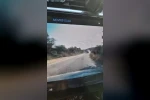 Hatalı sollama yapan hafriyat kamyonu kamerada