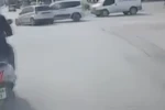 Hatay’da hafif ticari araç ile otomobilin çarpıştığı anlar kamerada