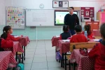Her ikisi de sözleşmeli öğretmen olan eşlerin aile birliğine bağlı iller arası yer değiştirme duyurusu yayımlandı